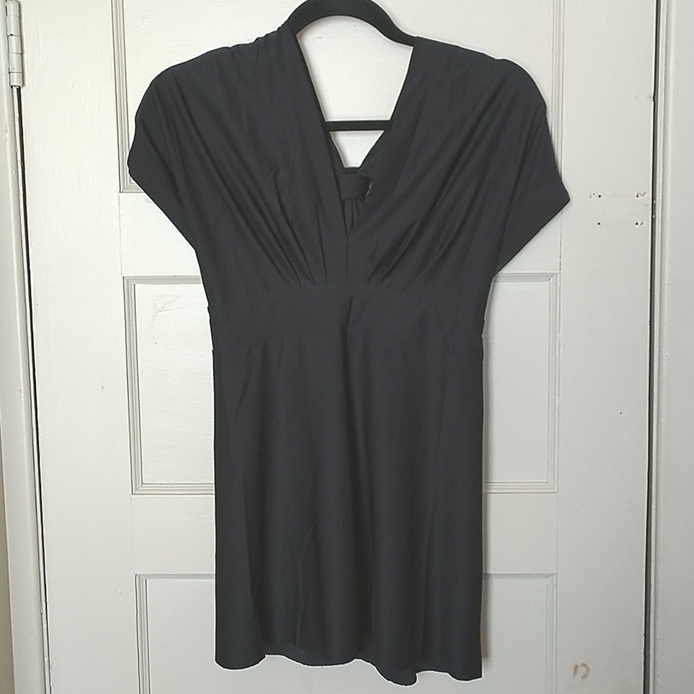 3/30💜EUC Avon Size M Sleeveless Black Top